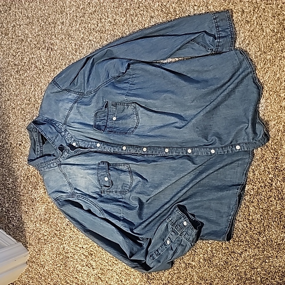 Womens size 4 Torrid denim button down
